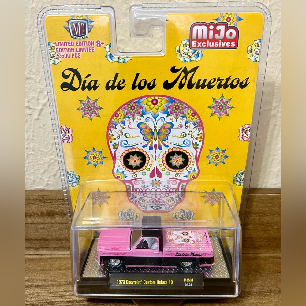 M2 1973 Chevrolet Custom Deluxe 10 Día Del Los Muertos Edition - Picture 3 of 6
